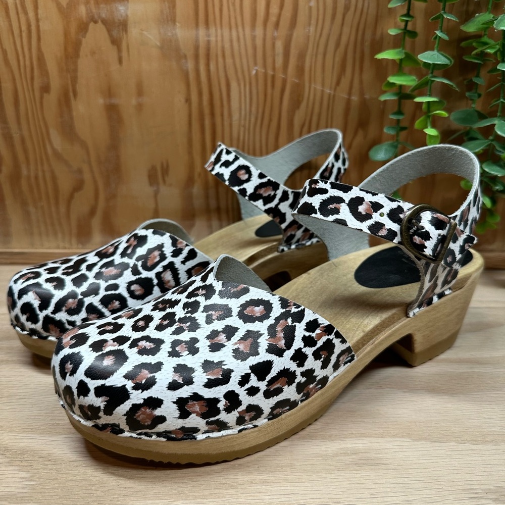 Sven Leopard print leather clogs